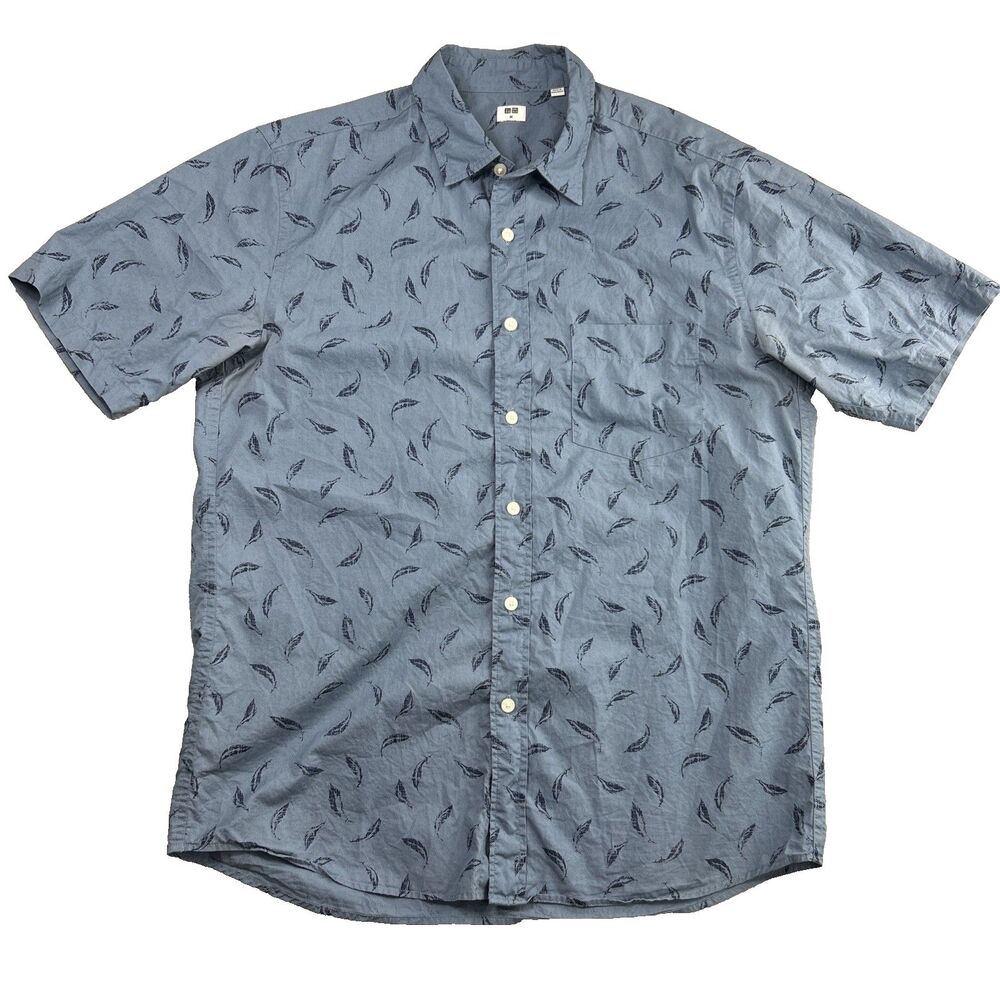 Uniqlo Mens Button Up Shirt Medium Feather Print Short Sleeve Blue Casual Summer